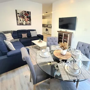  Apartment Luxury 5queenbed - 20 Min Away Manhattan United States