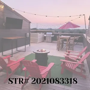  Holiday home Carrie Underwood's East Side Rooftop Game United States